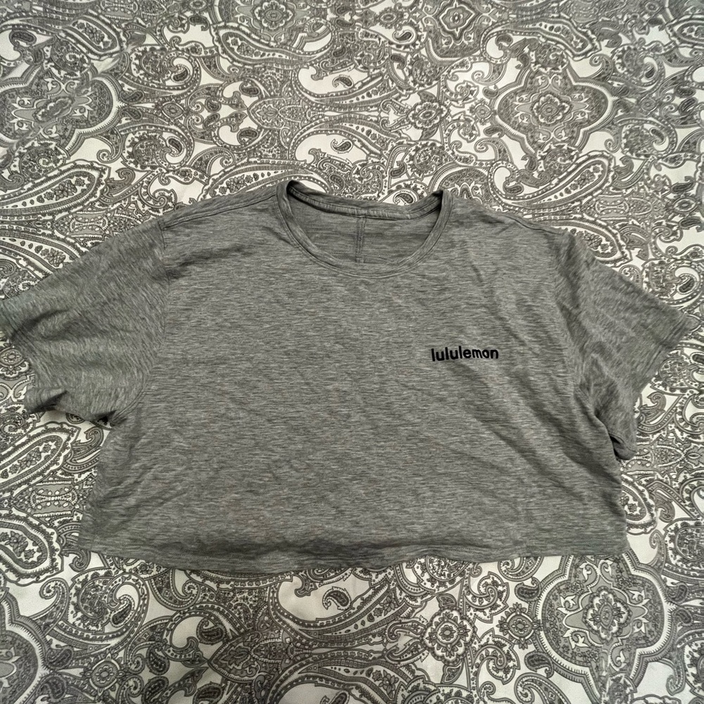 Lululemon cropped t shirt